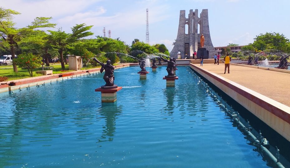 Accra: Guided City Tour with Lunch
