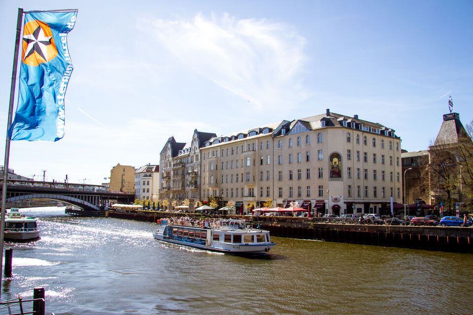 Berlin: 2.5-Hour Boat Tour Along the River Spree | GetYourGuide