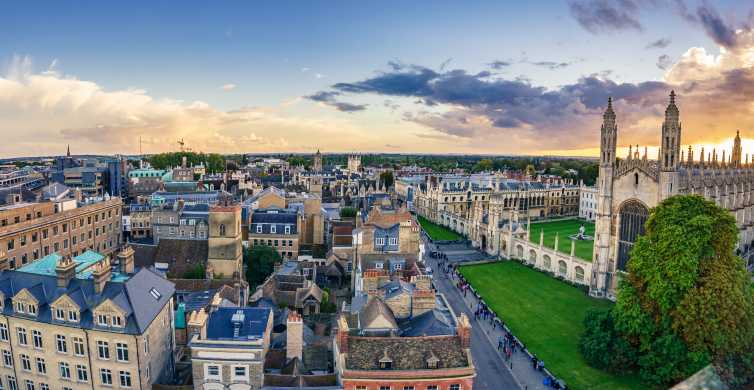 Cambridge: University Walking Tour and Punting Cruise