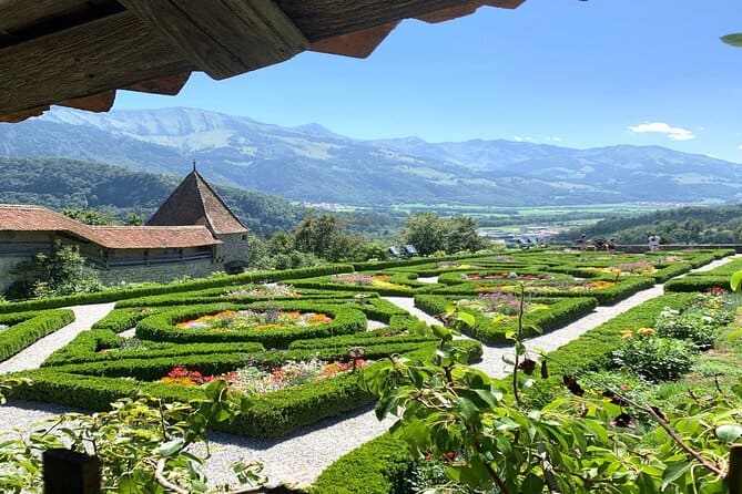 From Geneva - Gruyères Castle, Cheese, and Chocolate Tasting Private Tour