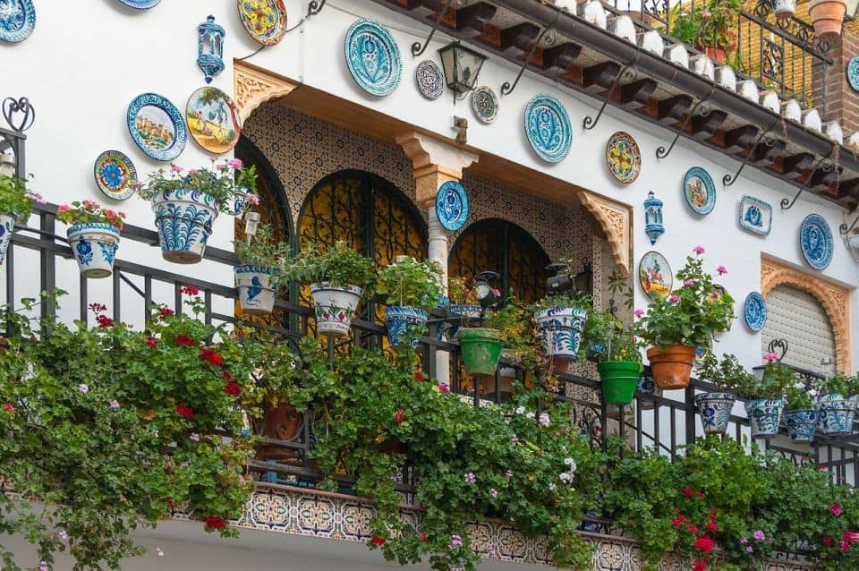 Granada: Albaicin and Sacromonte Sightseeing Tour | GetYourGuide