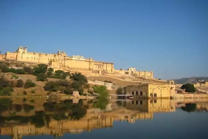 1-Day Trip to Jaipur with Commercial Return Flights