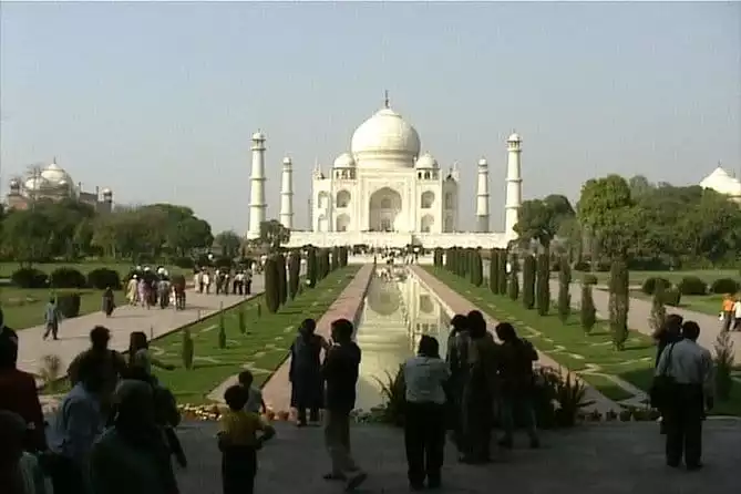 2-Day Tour to Taj Mahal and Agra from Bangalore with Commercial Return Flights