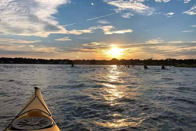 2-Hour Kayak Sunset Tour in Westport