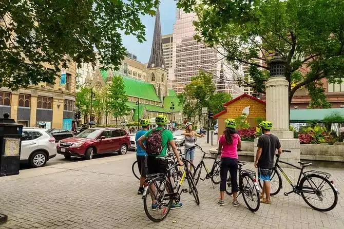 3Hr Montreal City Bike Tour with regular or electric bikes, Beer & wine included