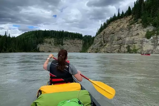 5 Days Guided Canoe Trip Mountain River in Alberta