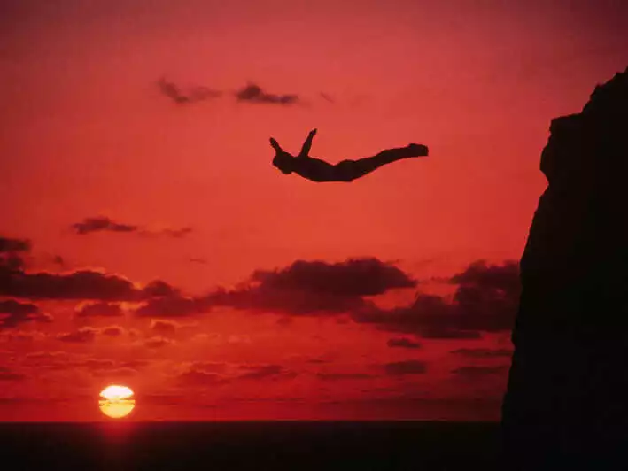 Acapulco: Cliff Divers Show with Dinner & Sunset Drinks | GetYourGuide