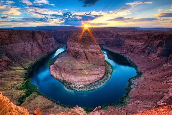 Antelope Slot Canyon and Horseshoe Bend Day Tour from Flagstaff