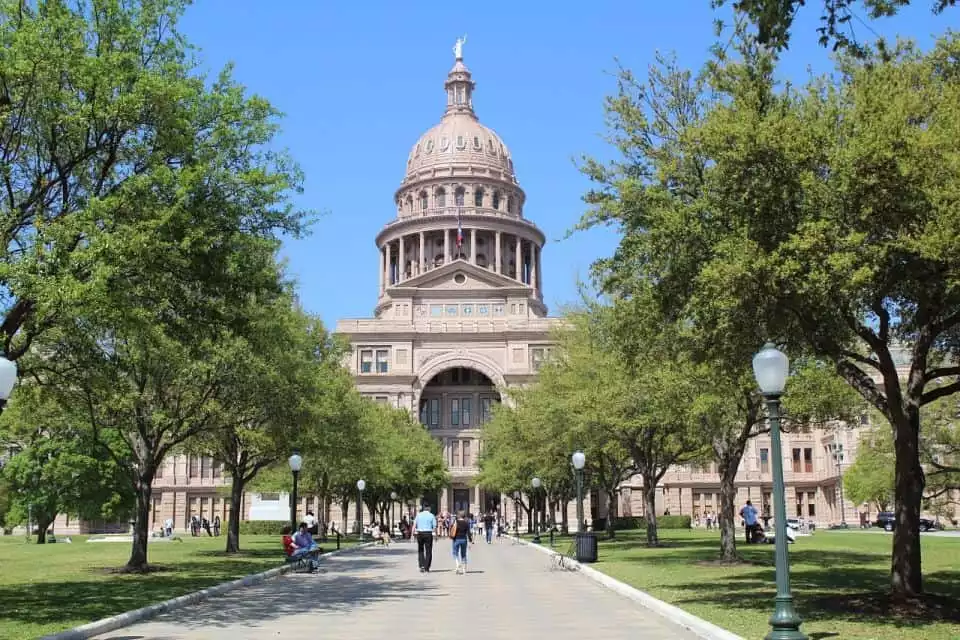 Austin: Romantic Walking Tour for Domestic Tourists | GetYourGuide