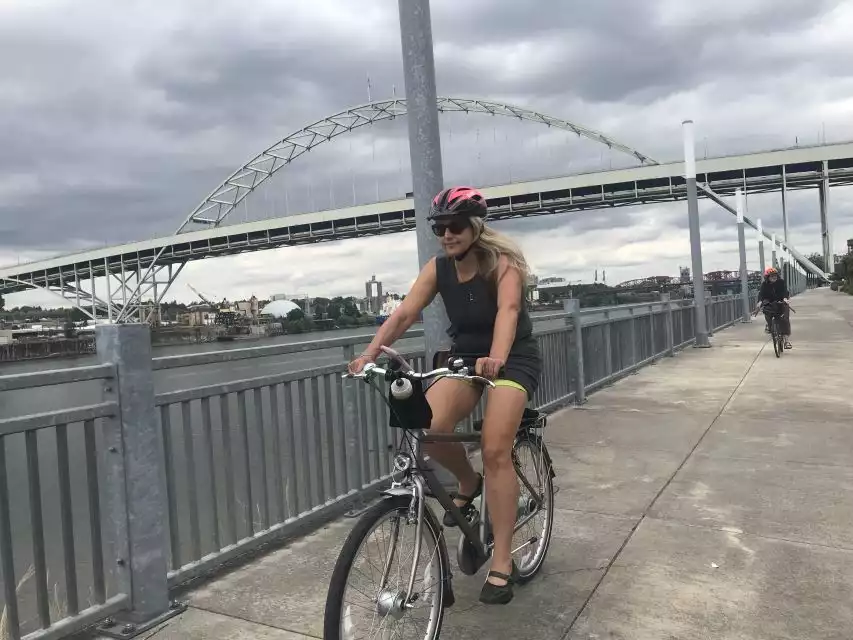Bike Portland: Bridges, Neighborhoods, Poetry, and Roses | GetYourGuide