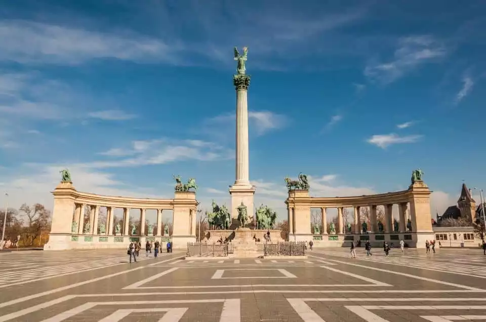 Budapest: Digital 100-Sights City Tour | GetYourGuide