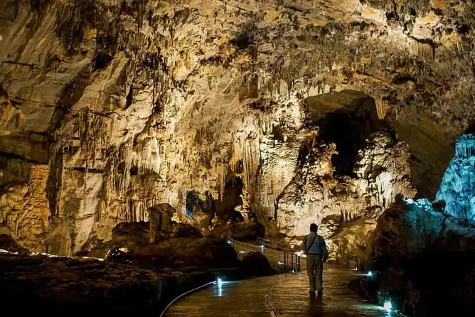 Cacahuamilpa Caves and Taxco: Private & Small Groups From Mexico City