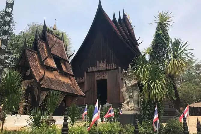 Chiang Mai-Chiang Rai: White, Black, Blue Temple, Golden Triangle & Boat Trip