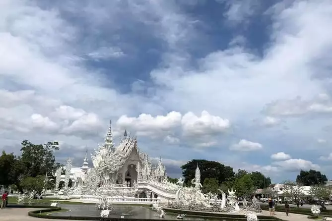 Chiang Rai Temples Private Tour from Chiang Mai with Lunch