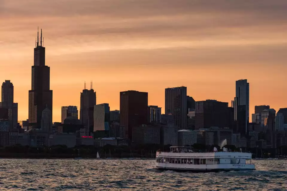 Chicago: 1.5-Hour Romantic Sunset Cruise | GetYourGuide