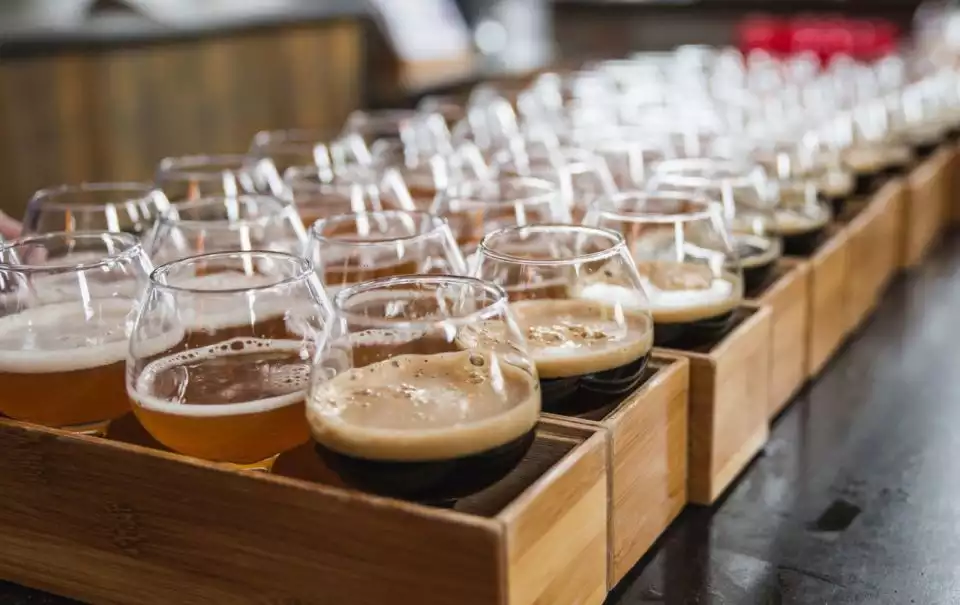 Cleveland: Brewery Tour with Craft Beer Tastings and Lunch | GetYourGuide