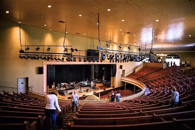 Discover Nashville City Tour with Entry to Ryman & Country Music Hall of Fame