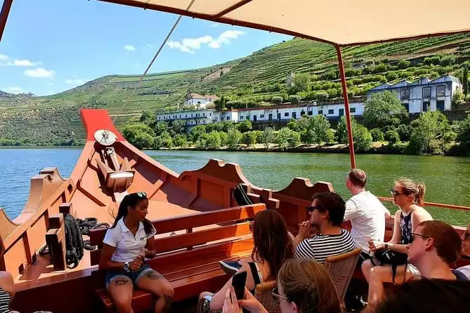 Complete Douro Valley Wine Tour with Lunch, Wine Tastings and River Cruise