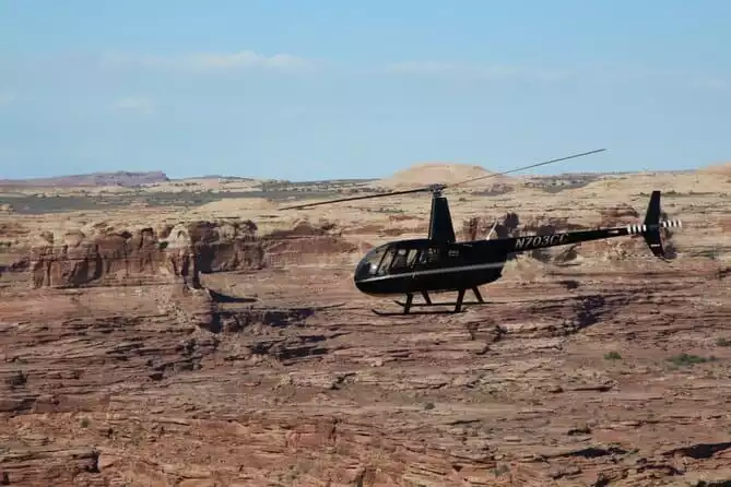 Edge of Canyonlands Helicopter Air Tour