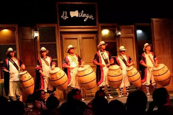 El Milongon Dinner & Show: Candombe, Tango & Folklore in Montevideo