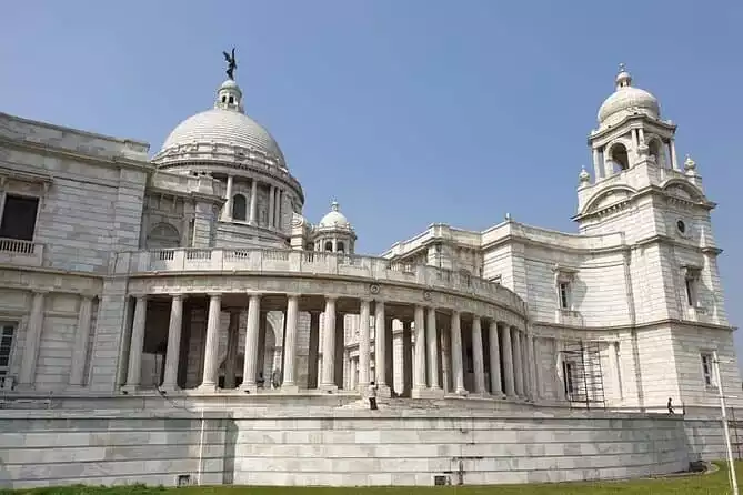 Explore Kolkata- Private Day Tour with Lunch