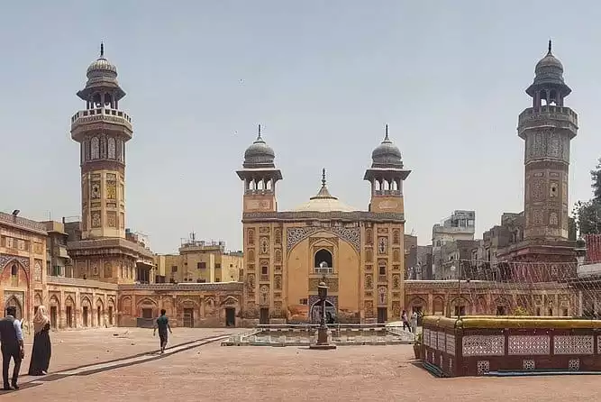Discover Lahore City With Wagah Border & Lahore Fort - Full Day Trip