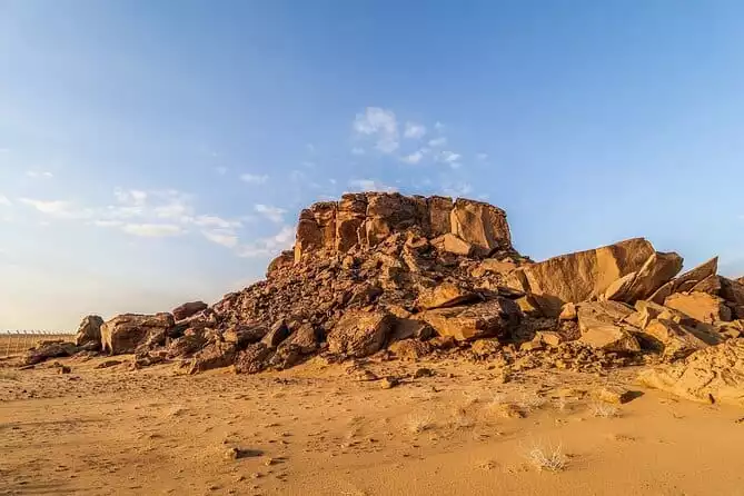 Full-Day Ancient Mysteries of Central Arabia Tour with Lunch