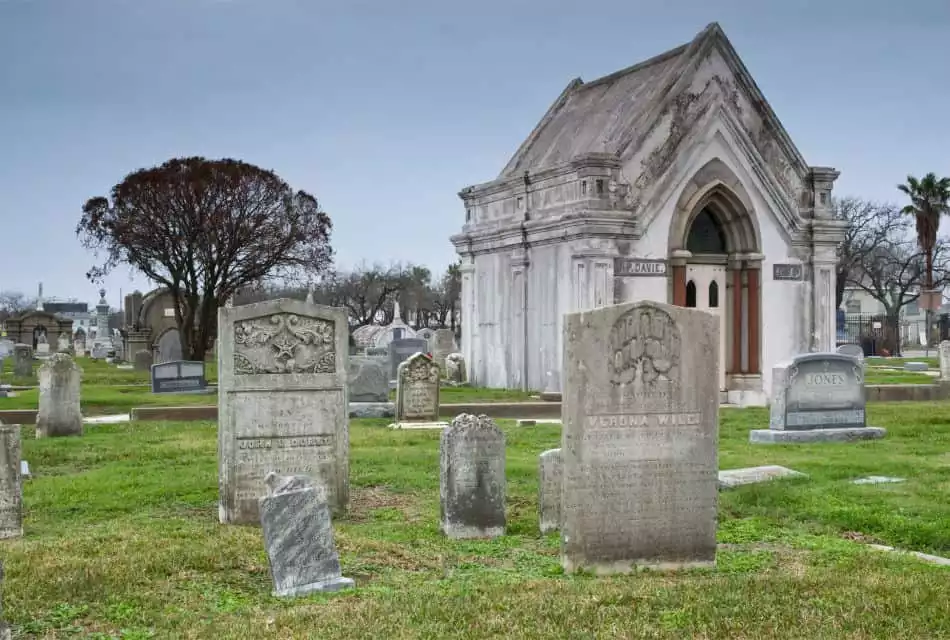 Galveston: Haunted Cemetery Tour | GetYourGuide