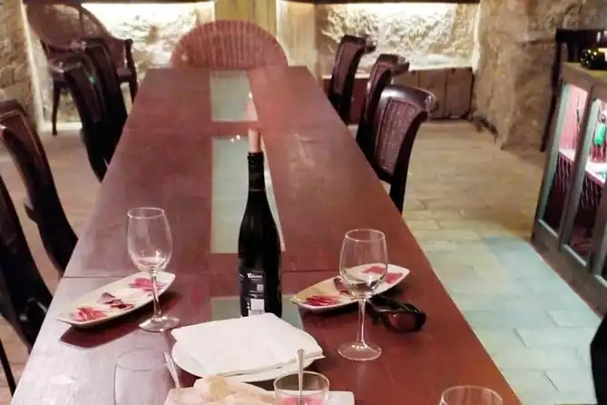 Gastro-Cultural Guided Tour in Huesca