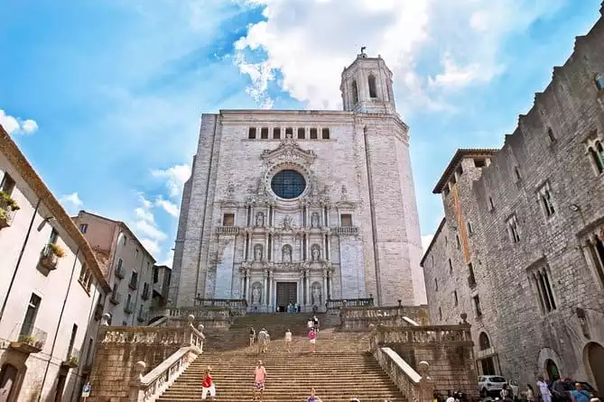 Girona and Costa Brava Small-Group Tour with Hotel pickup from Barcelona