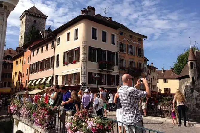 Gourmet Guided Tour in Annecy