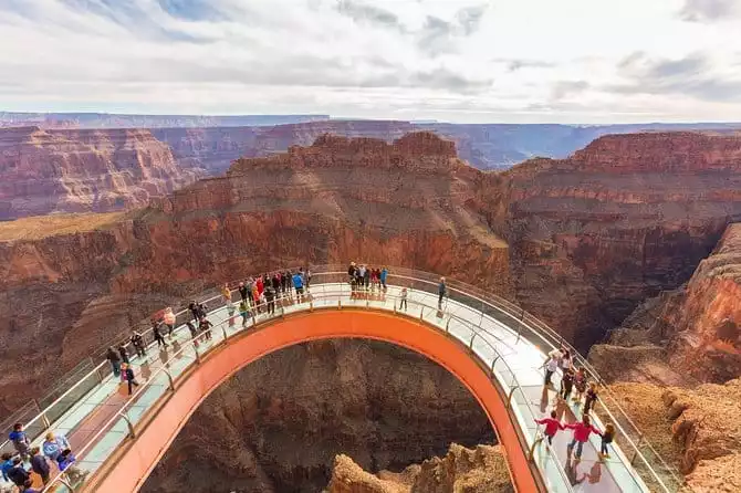 Grand Canyon West Rim Bus Tour & Hoover Dam Photo Stop with Optional Skywalk