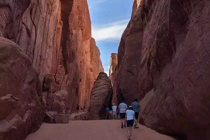 Moab's Best Kept Secret: Mini Narrows Cool Summer Hike