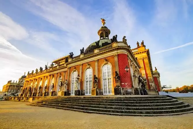 Guided tour “Love stories of Potsdam” 2022