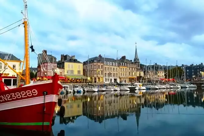 Guided walking tour of Honfleur
