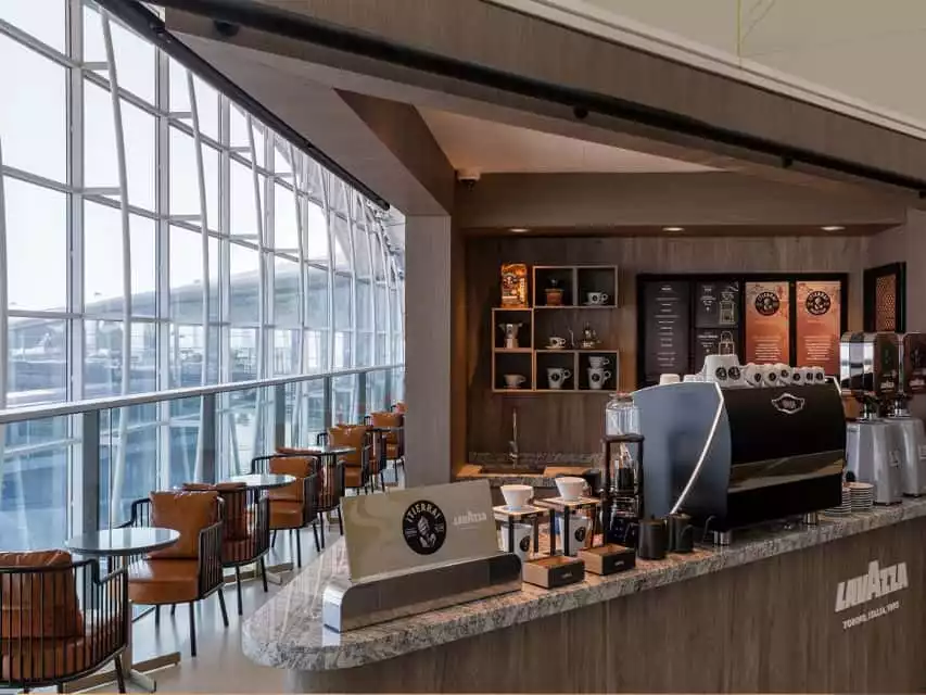 HKG Hong Kong International Airport: Premium Lounge Entry | GetYourGuide