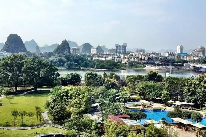 Trunks and Caves: a Guilin exploration