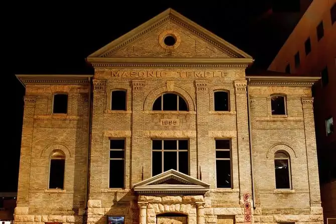 Winnipeg's Most Haunted: a Smartphone Audio Ghost Tour