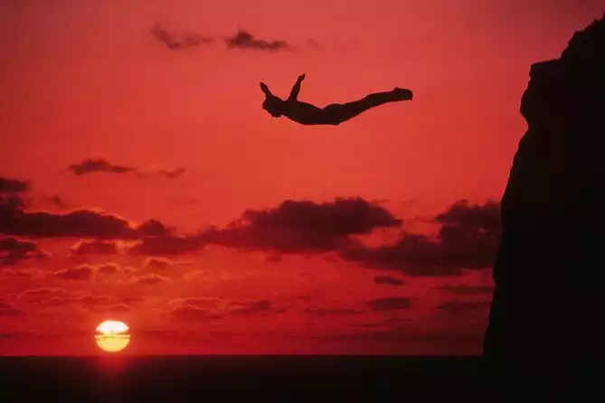 ICONIC Acapulco HIGH CLIFF DIVERS by Night - 3 Course Dinner 2 or 3 Drinks