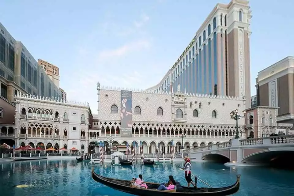 Las Vegas: Entry to Madame Tussauds with a Gondola Cruise | GetYourGuide