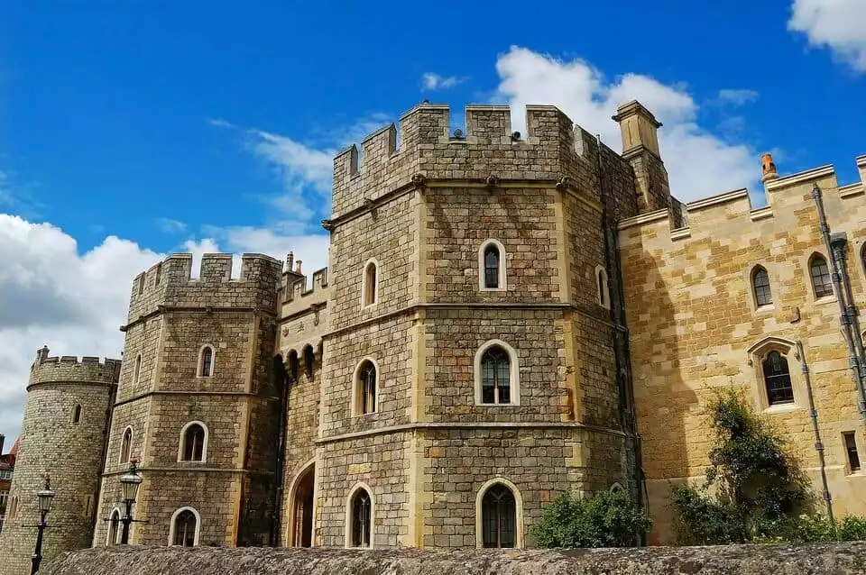 London: Stonehenge, Windsor Castle, Bath and Lacock Day Tour | GetYourGuide