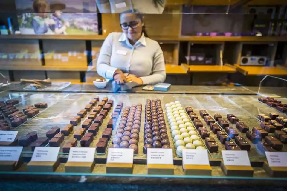 Lucerne: Chocolate Tasting with Lake Trip and City Tour | GetYourGuide