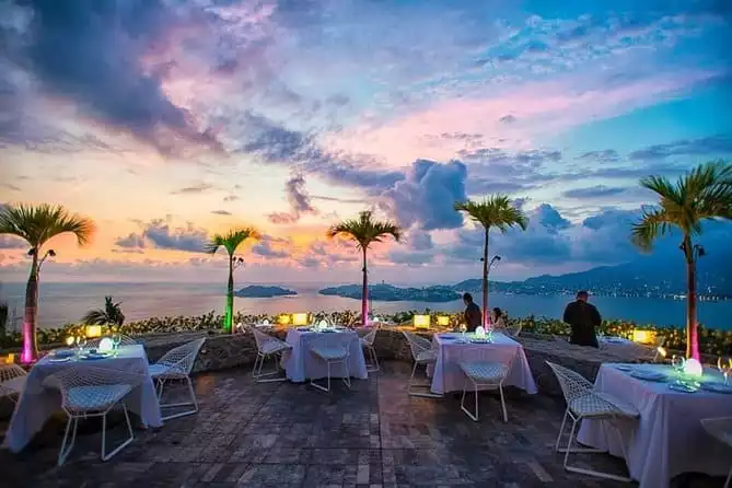 Luxury Private Romantic Dinner with 1 Drink + 2 Drinks & Best Table at Divers