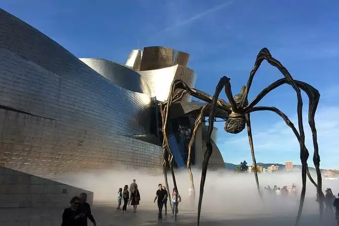 Magic at the Guggenheim Museum (inside and outside -2 h)