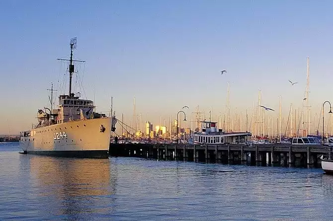 Melbourne City and Williamstown Ferry Cruise