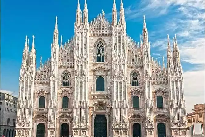 Milan Super Saver: Skip-the-Line Duomo and Rooftop Guided Tour