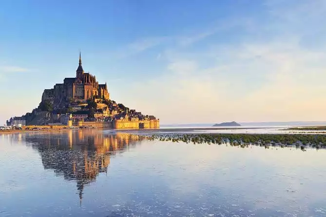 Mont Saint Michel Full Day Experience from Paris by Private Coach