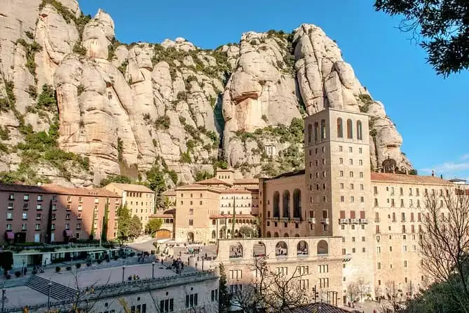 Montserrat Tour with Lunch and Gourmet Wine Tasting