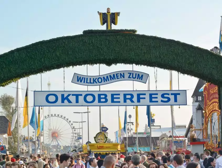 Munich: Oktoberfest 2022 Ticket, Tour, Lunch and Drinks | GetYourGuide
