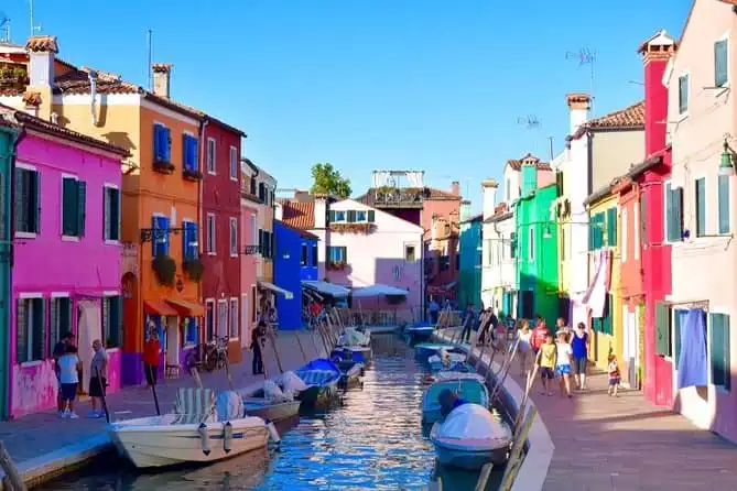Murano & Burano Islands Fully Guided Small-Group Tour by Private Boat 2022 - Venice